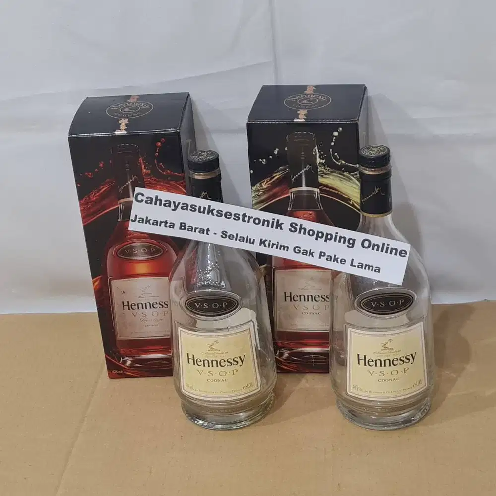 Botol Kosong Antik Henesi Satu Liter Koleksi Botol Bekas Minuman Impor