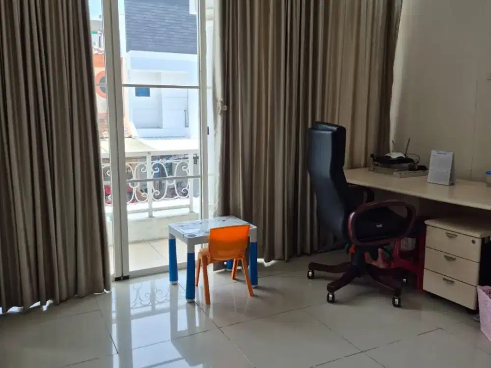 Rumah Bagus Di PIK Jakarta Utara Ukuran 8x16 2 Lantai Furnished