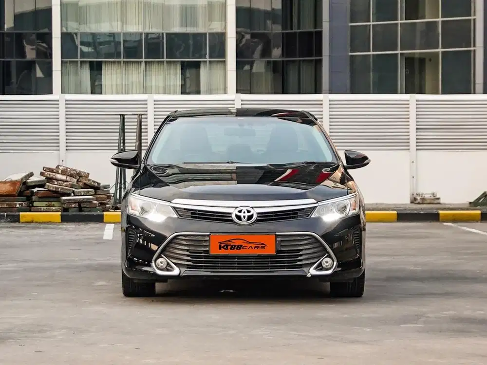 Toyota Camry V 2.5 AT 2017 Hitam
