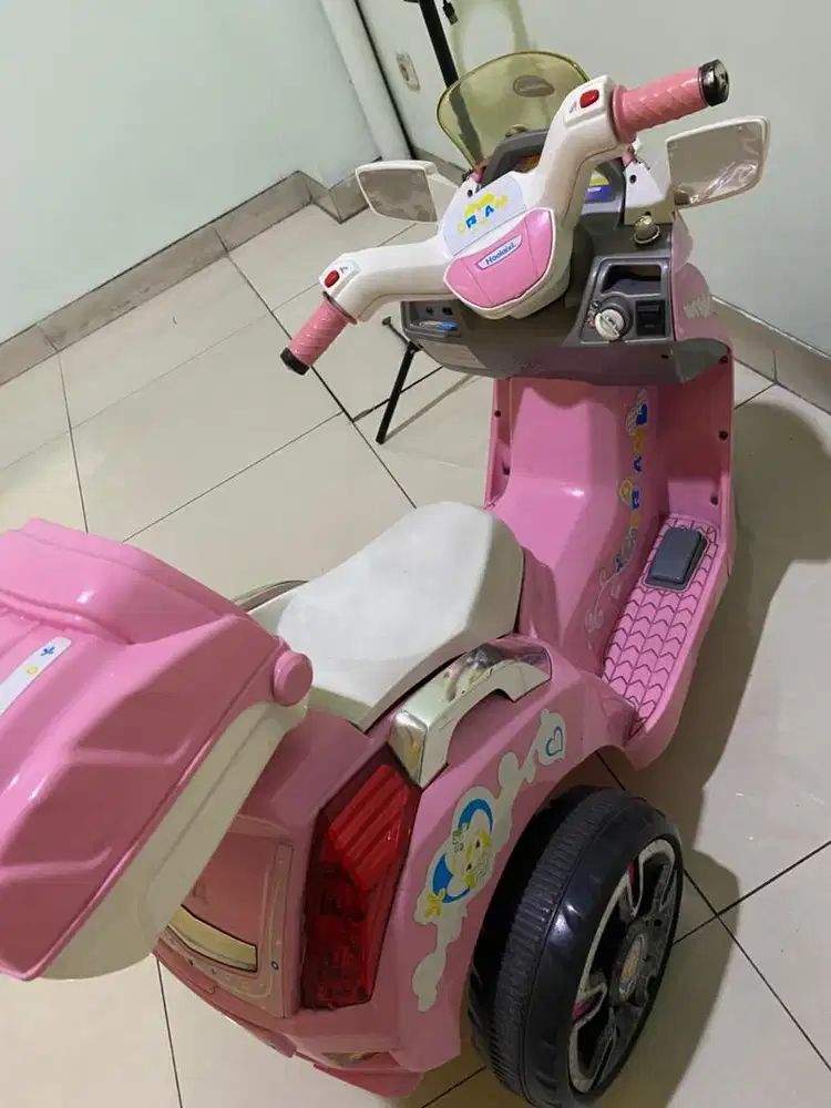 Motor Aki Pink model Honda