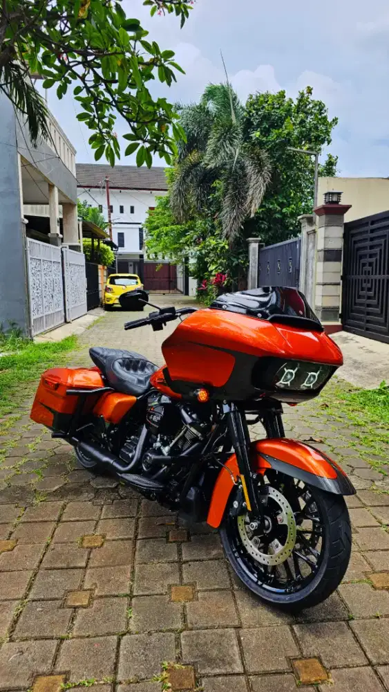 Harley Roadglide 2019 scorched orange