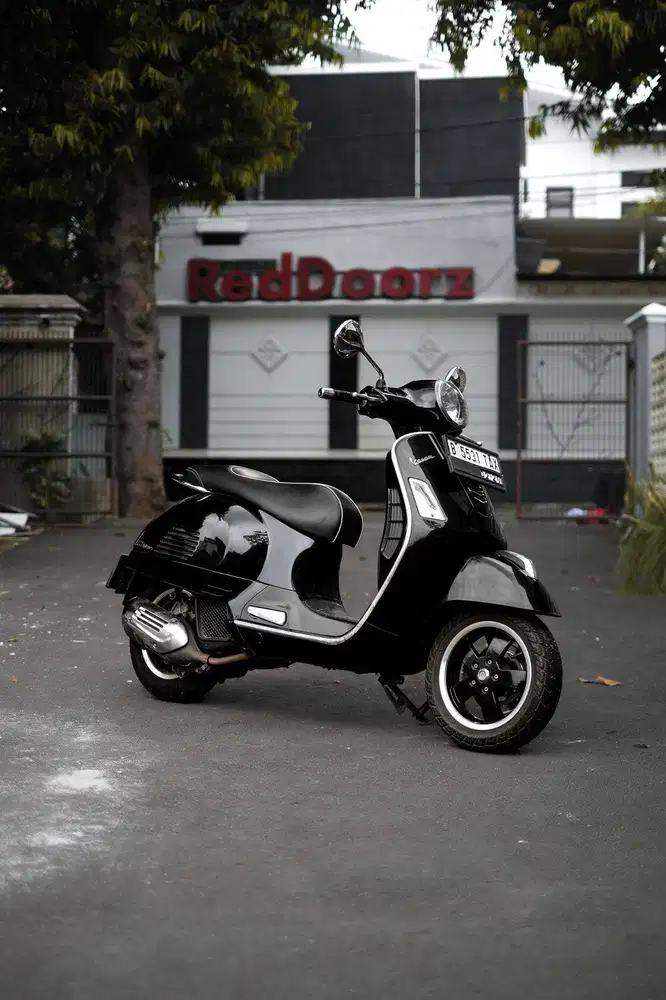 JUAL VESPA MATIC BEKAS/SECOND GTS 2018 MURAH BERGARANSI