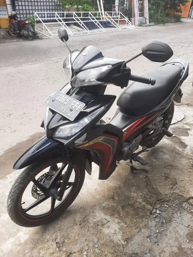 Honda Blade 2011 ss lengkap mesin bagus Bekasi Kabupaten