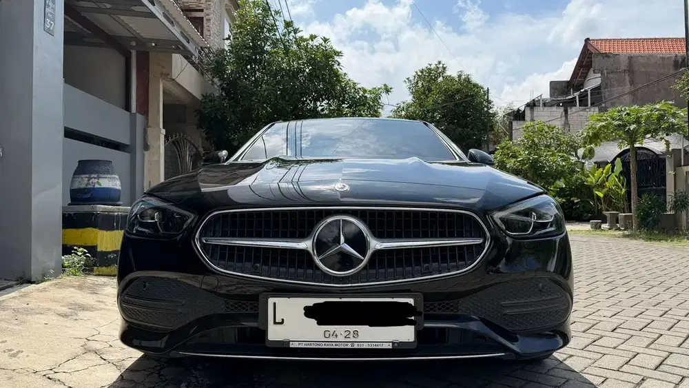 Mercedes-Benz C200 2023 Bensin