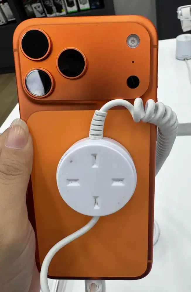 Ready Iphone 17 pro max 256/1TB ada warna silver, orange dan deep blue