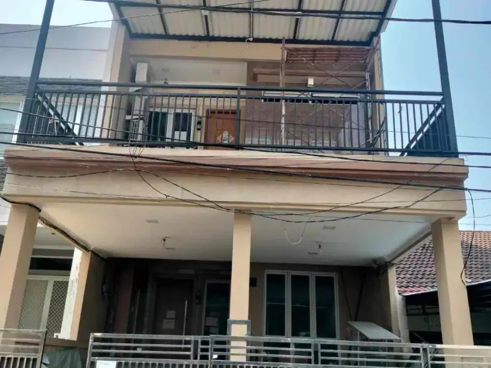 Rumah 4 lantai Bisa untuk Kantor Kelapa Nias Kelapa Gading Jakarta Utara.