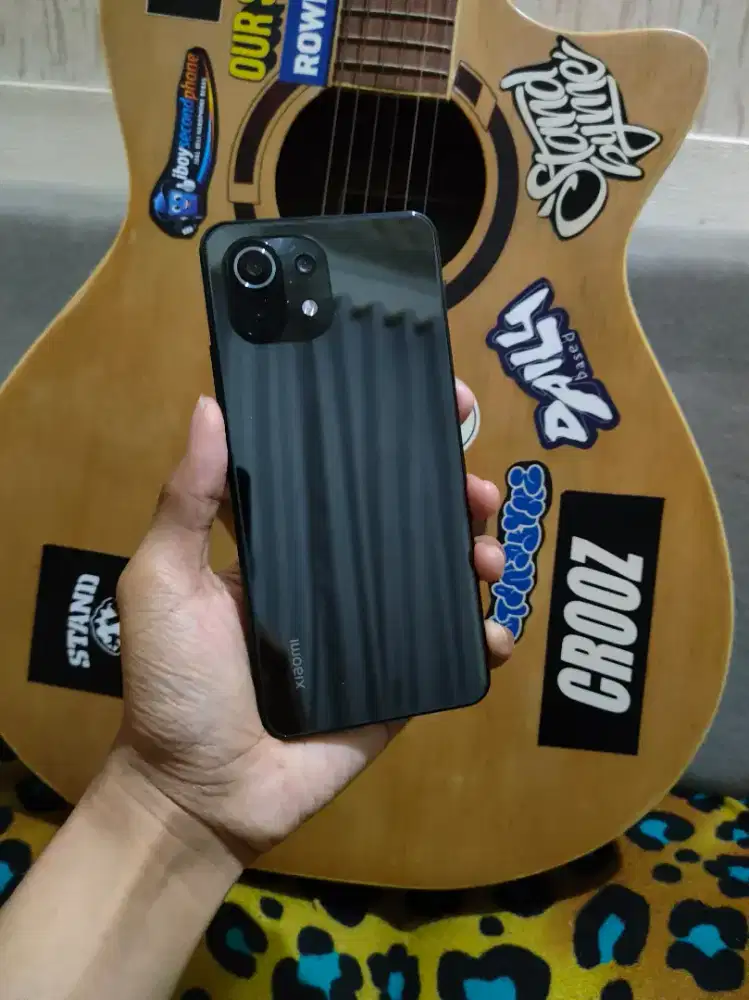 Xiaomi Mi 11 Lite 8/128GB Minus Resmi Indonesia