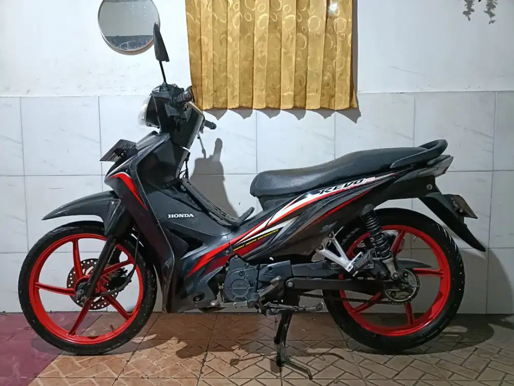 Revo absolut tahun 2013 full original/tt boleh gan cash lebih bagus