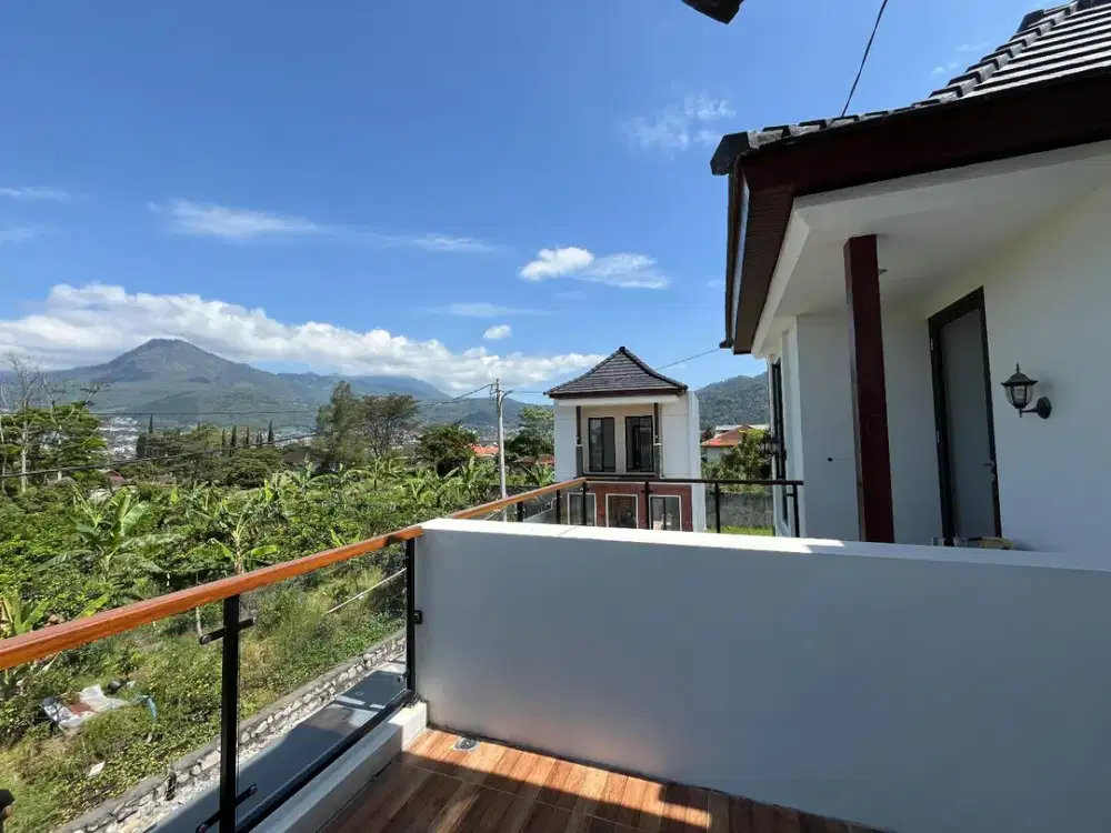 villa ready siap huni dengan view pegunungan dan kota batu dekat alun alun kota batu
