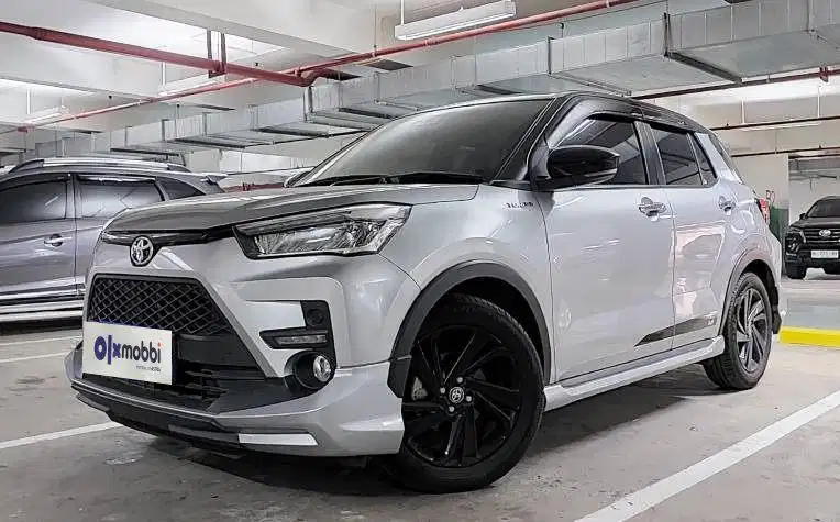 TDP 10JT, Toyota Raize 1.0 GR Sport Two Tone Bensin-AT Silver 2021