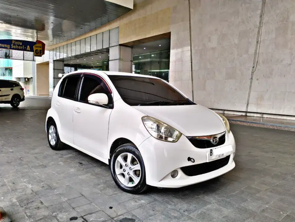 Daihatsu sirion D At 2014 Sirion D At 2015