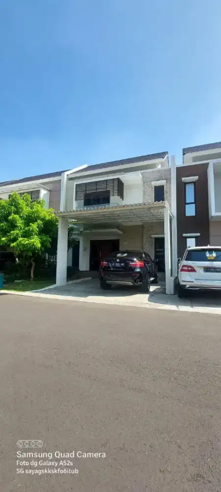 Di sewakan type premium cluster burgendy Sumarecon Bekasi