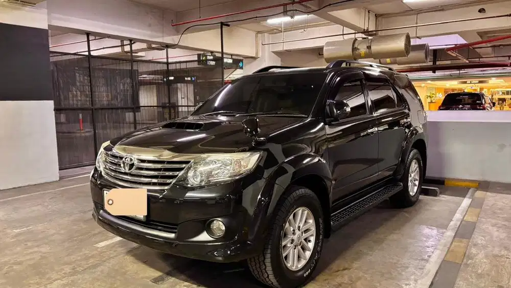 Dijual Toyota Fortuner AT diesel VNT 2013