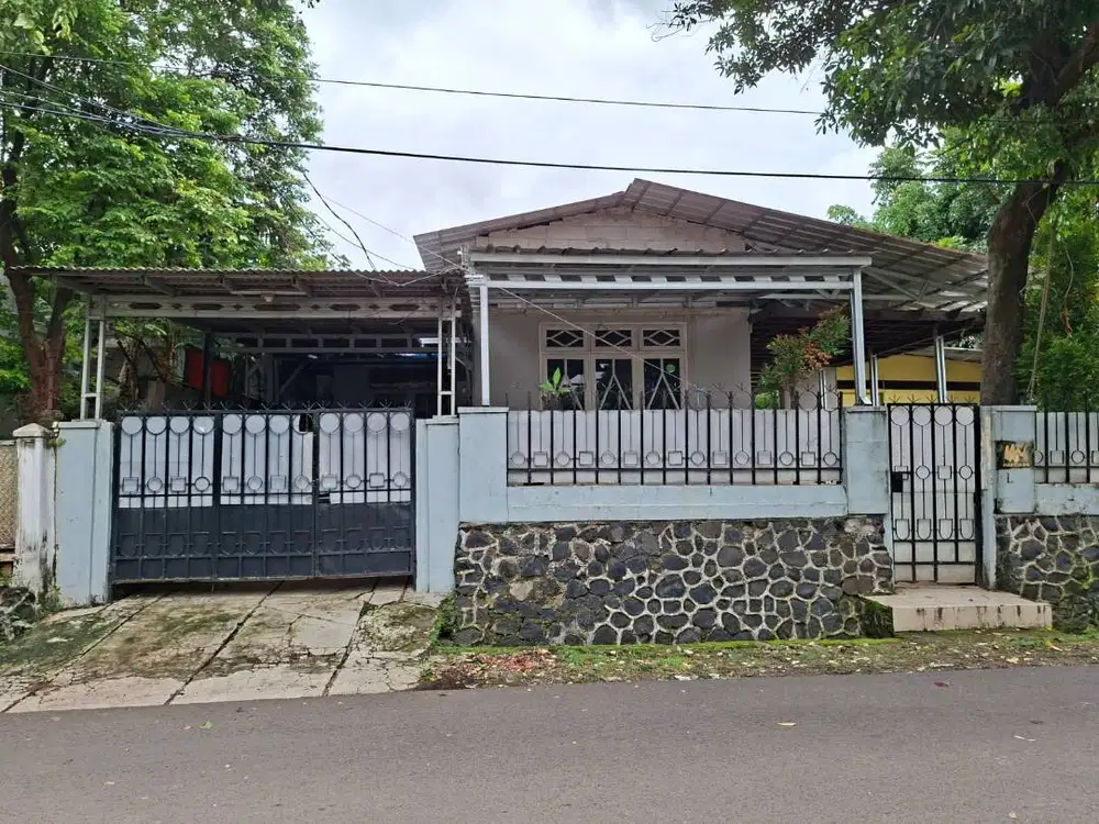 Rumah hook, strategis, bebas banjir, lingkungan bersih dan aman