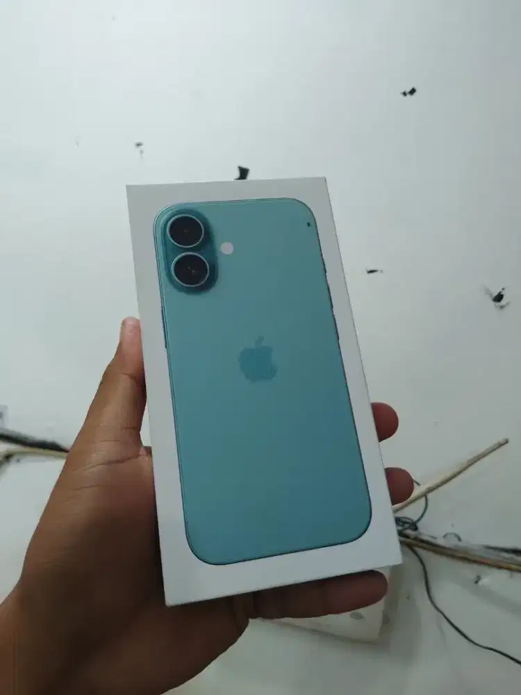 New iphone 16 128gb garansi resmi 1 tahun ibox