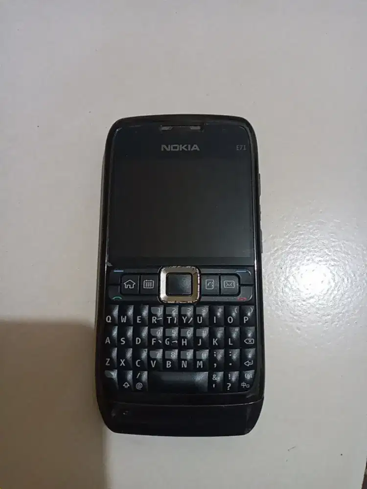 Nokia hitan E71