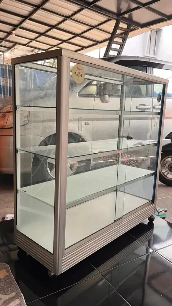 Etalase 4 tingkat berRoda