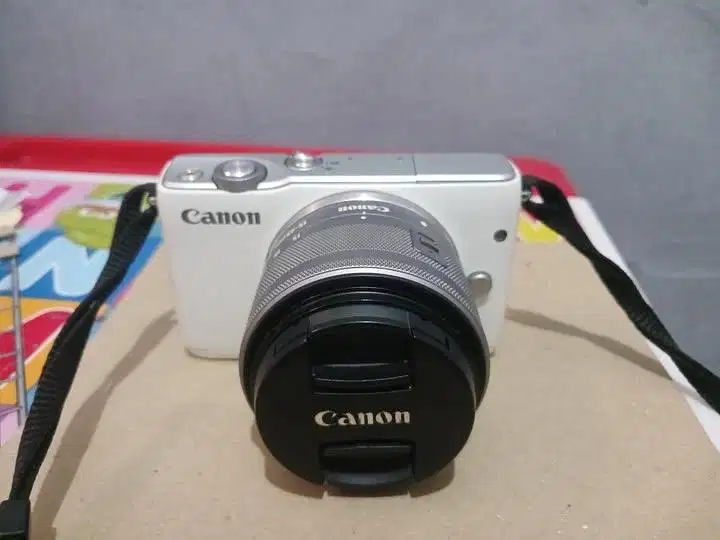 Canon m10 putih