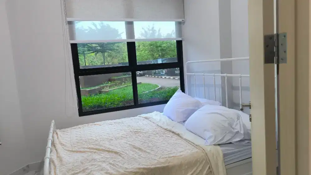 Disewakan Tahunan 1BR Apartemen Semi Furnished