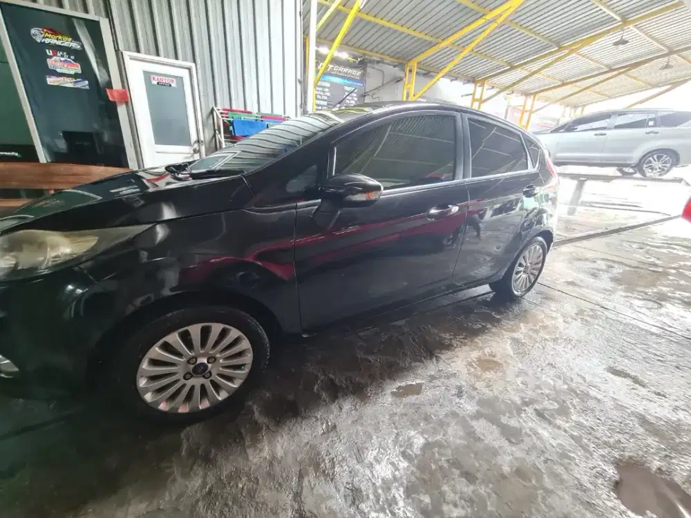 Ford black magic ••