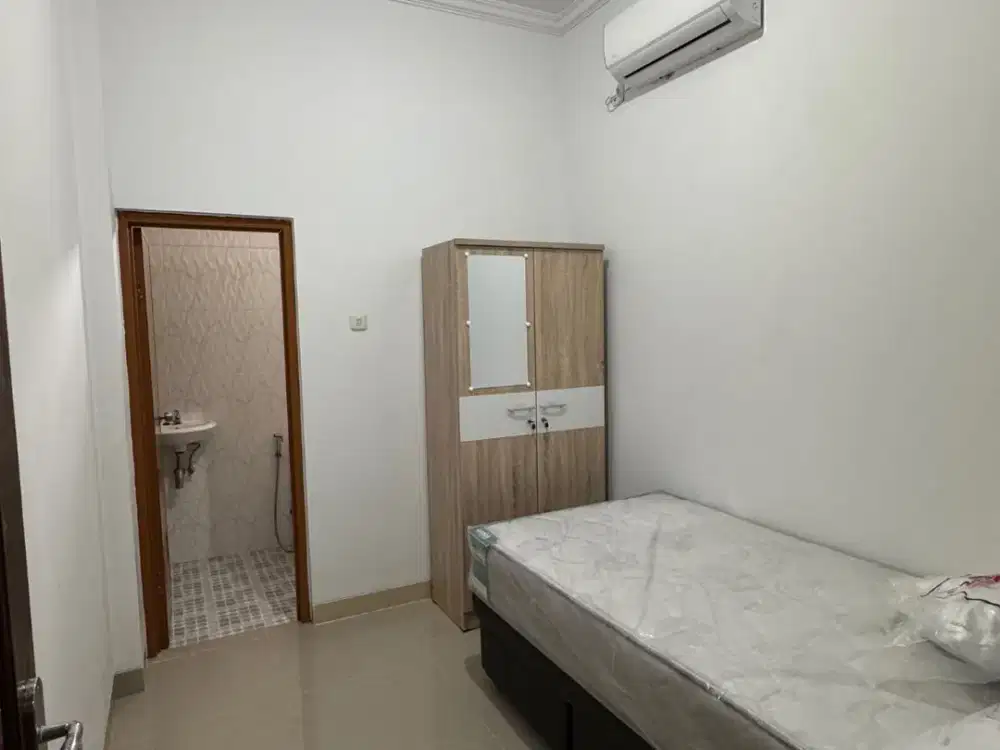 Kost Khusus Perempuan & Air PAM. Kost Nic di Taman Ratu Taman Cosmos, Jakarta Barat. Baru Renov, Bersih, Aman dan Nyaman