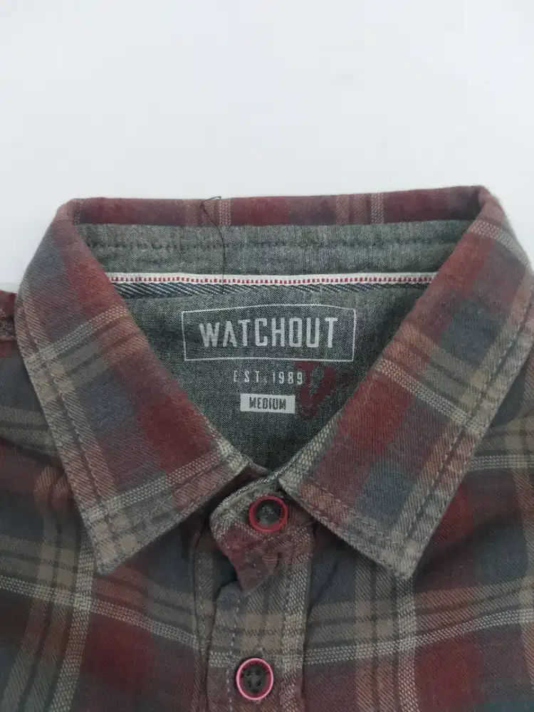 Kemeja Watchout Size M