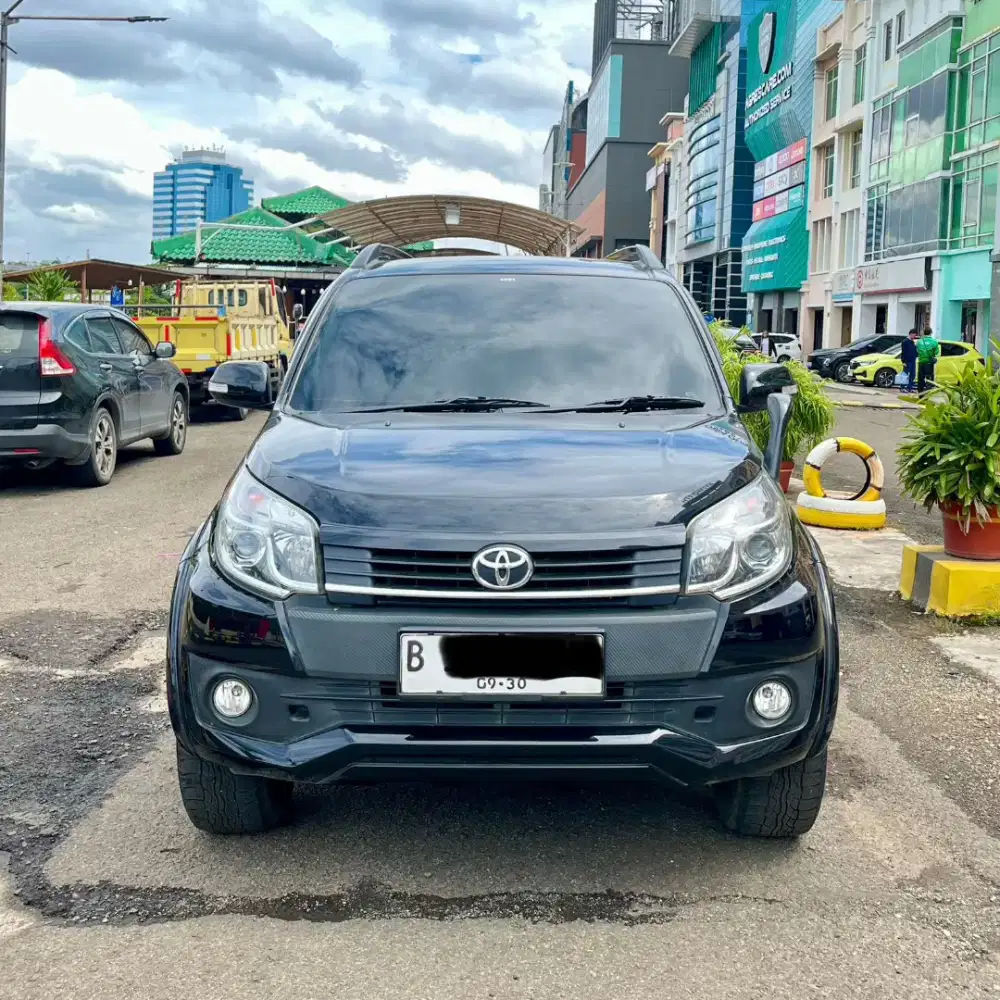Toyota Rush 1.5 G 2015 AT FaceLift Hitam