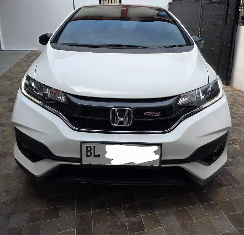 Dijual honda jazz rs automatic/matic 2018 putih harga 237 nego
