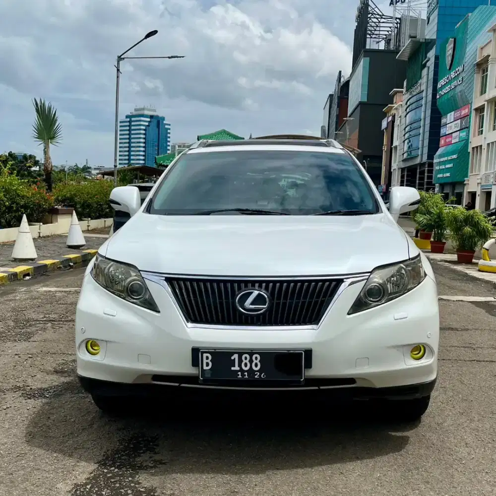 Lexus RX270 CBU HONGKONG Version Sunroof NIK 2011
White On Black