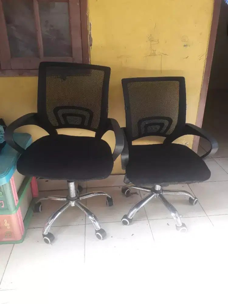 kursi kantor layak pakai