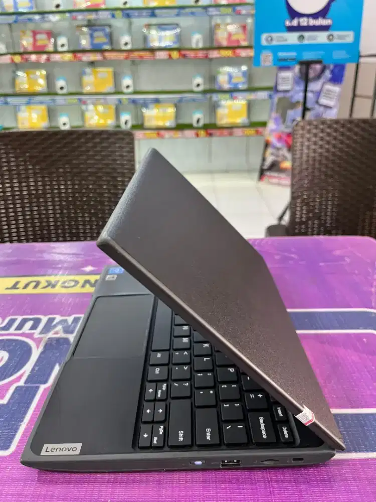 Laptop lenovo 100E BISA DICICIL TANPA DP