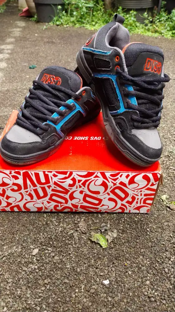 Sepatu DVS Comanche black blue red