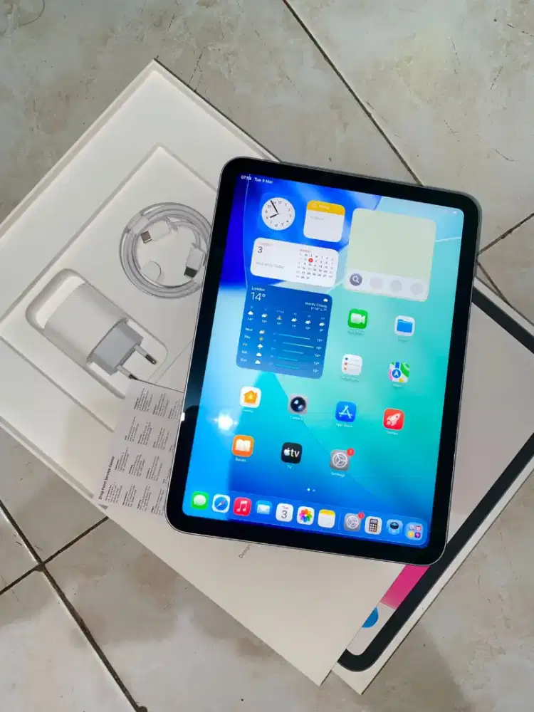 iPad 11 256GB iBox ( Like New ?