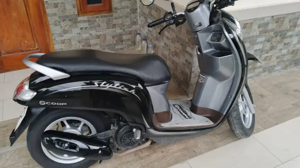 Istimewa low km scoopy stylish cbs iss super mulus no minus