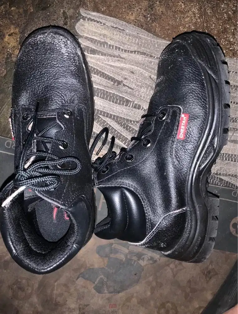 Sepatu Safety merk cheetah