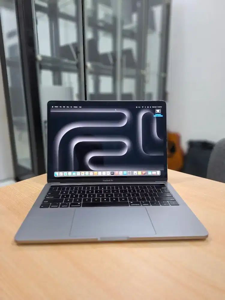 Macbook Pro 2018 i7 Ram 16/512