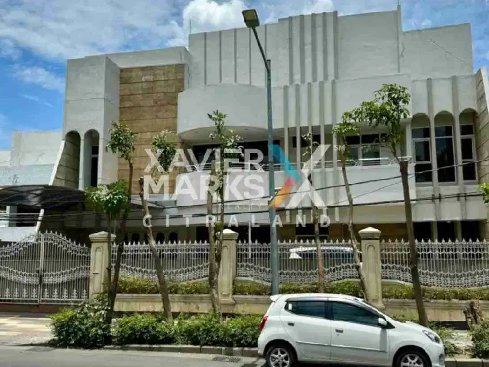 Rumah Raya Dharmahusada Indah Mewah Poll, Cocok Komersil, Hitung Tanah