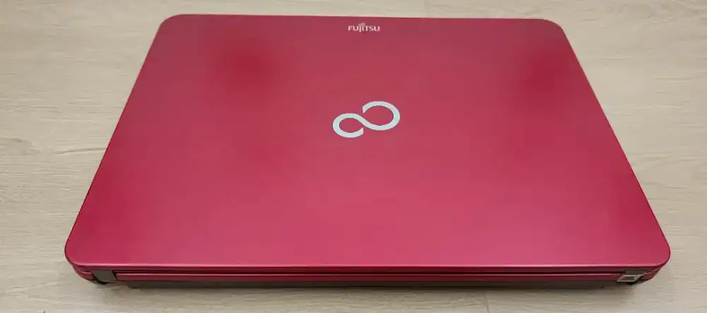 Fujitsu lifebook AMD E2-1800 ram 4gb hardisk 320gb normal minus batere