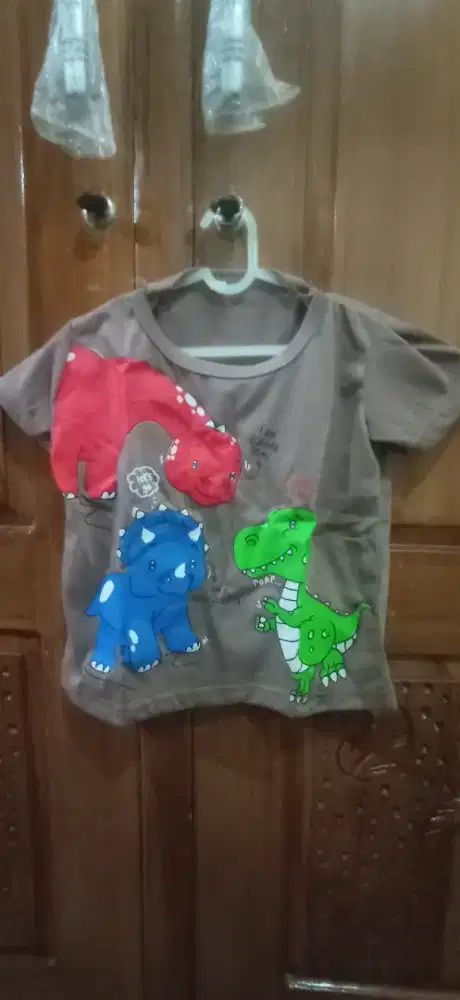 Baju gambar dino