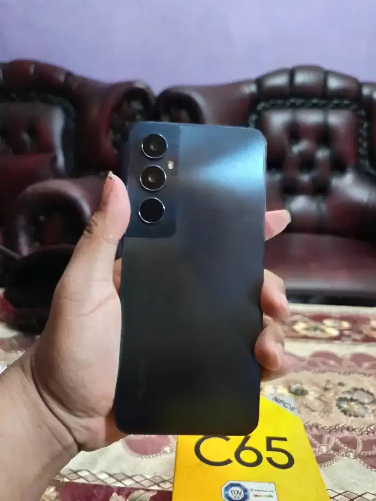 Realme C65  8+128gb