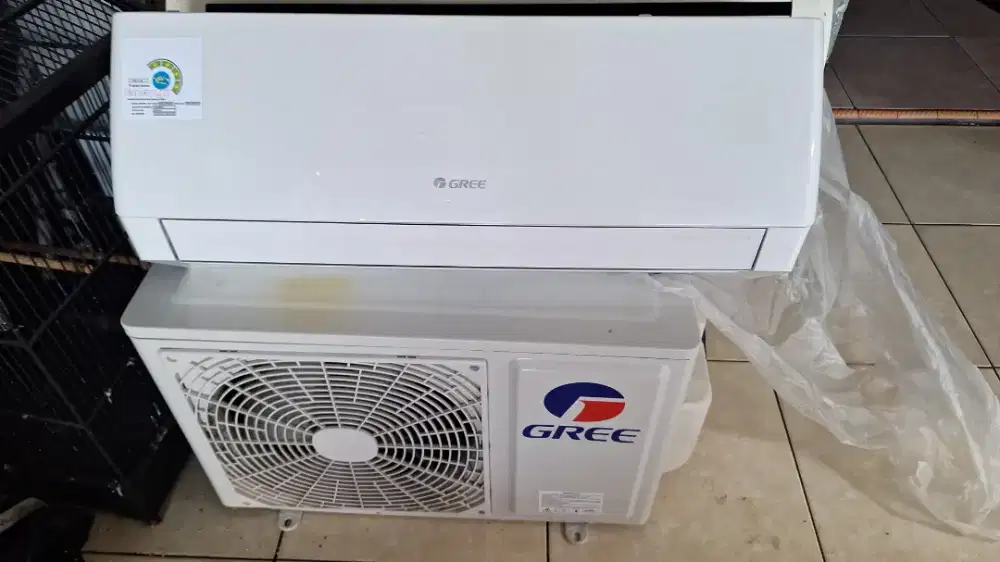 AC GREE 1/2 PK kondisi 95%