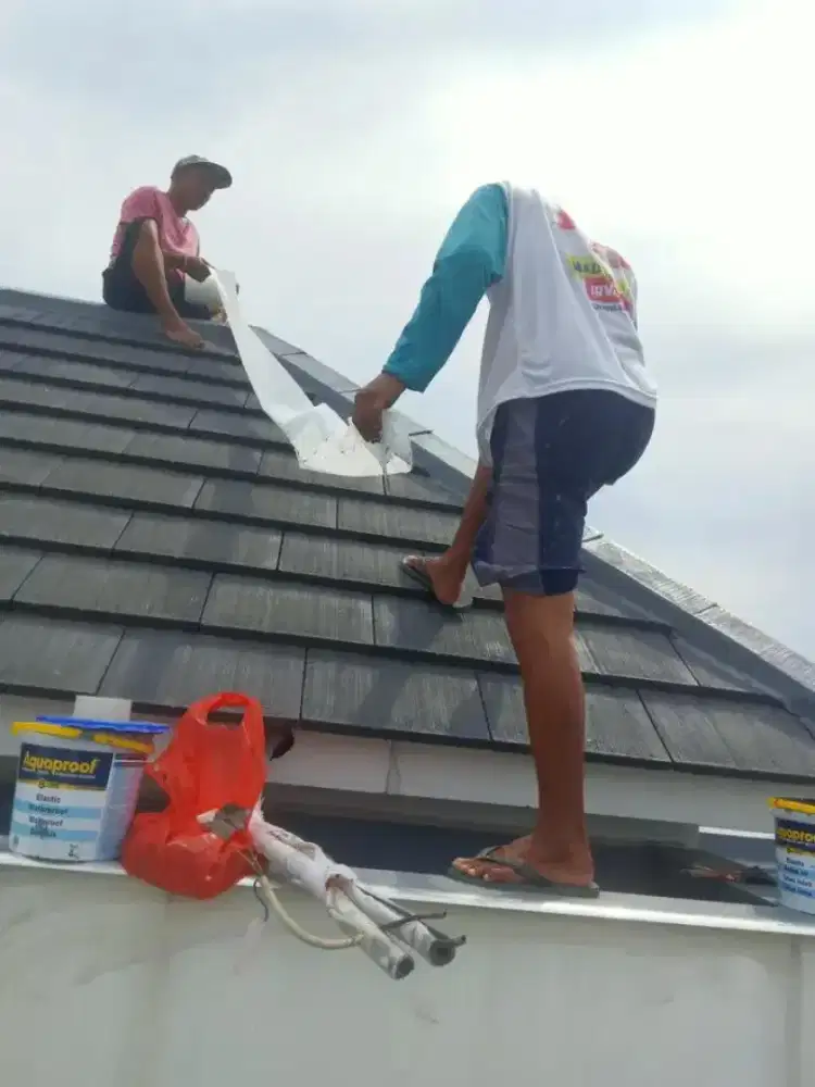 Atap genteng dan kanopi