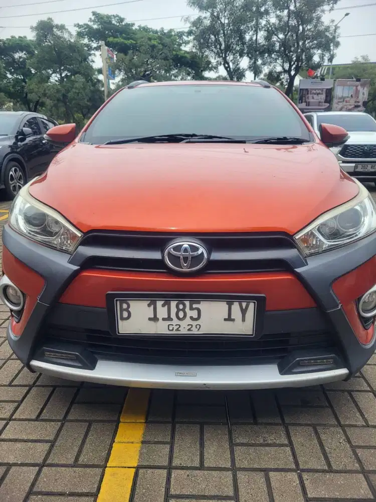 Di Jual Toyota Yaris HEYKERS matic tahun 2017