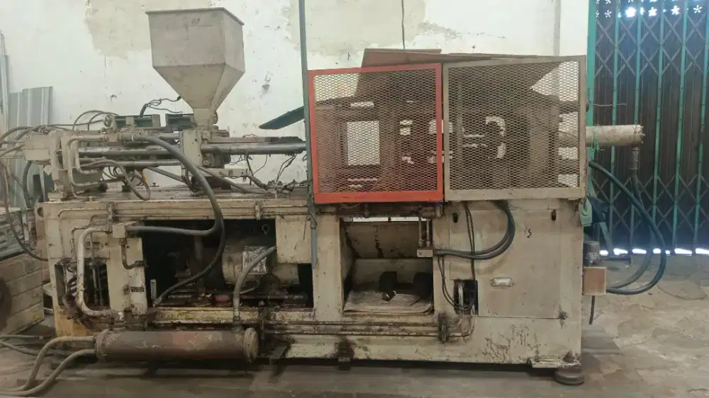 Mesin Injection Plastik