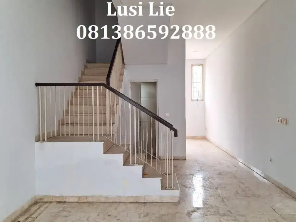 Rumah Crown Golf Pik Semi furnished rapi