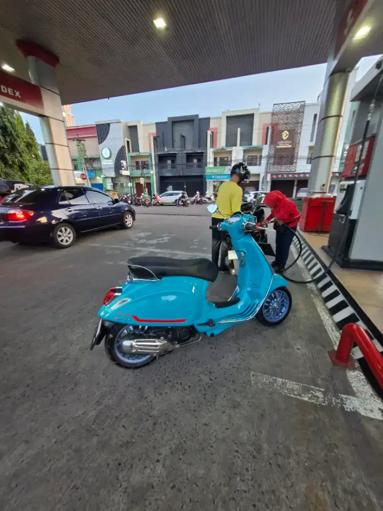Vespa sprint s 150 biru 2022