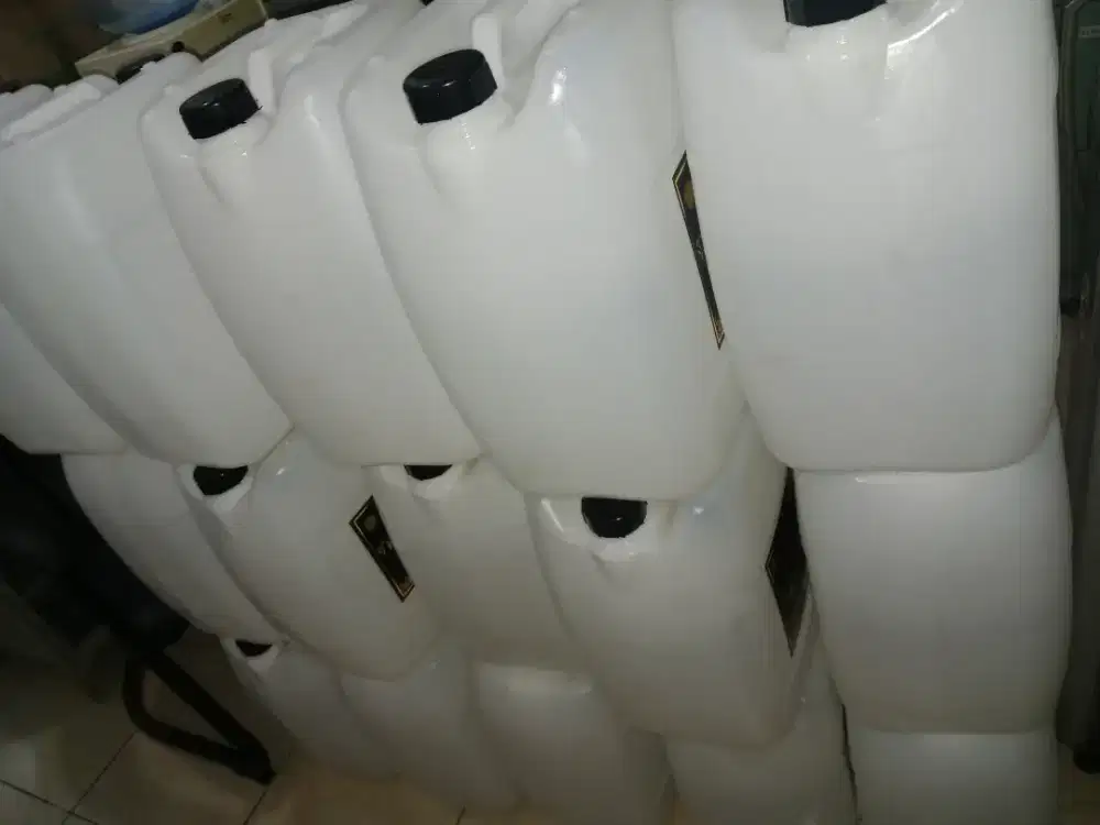 JERIGEN UKURAN 20 LITER (bekas minyak zaitun)