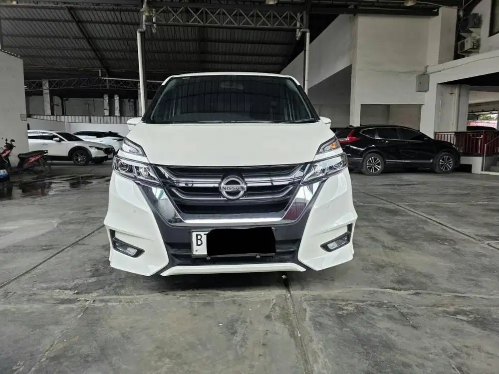 Antik  km 13rban Nissan Serena HighwayStar 2.0 AT(  Matic ) 2023 Mulus