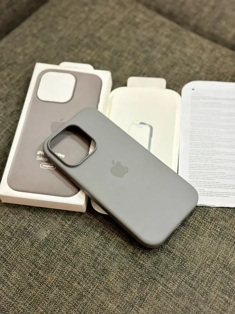 Silicone Case iphone 16 PRO Magsafe Original Apple Stone Gray