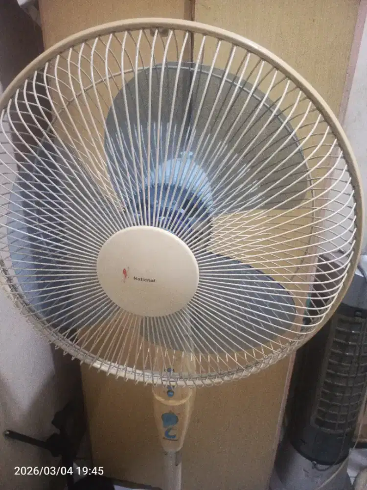 kipas berdiri national japan